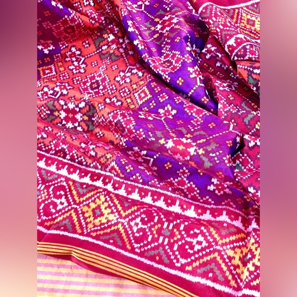 NEW !Exclusive!HandCrafted Gujarati ๐๐๐ญ๐จ๐ฅ๐ dupattas in pure mulberry silk - Picture 5 of 5